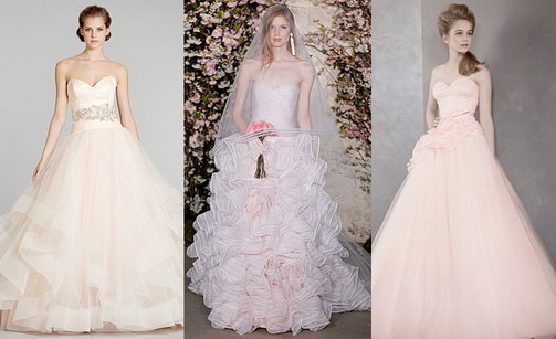 robes de mariée en rose de styles différents