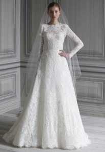 Robe de mariée blanche en dentelle de Monique Lhuillier