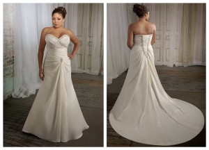 Robe de mariée de grande taille A-ligne en taffetas ornée de bijoux décolletée en coeur ruchée