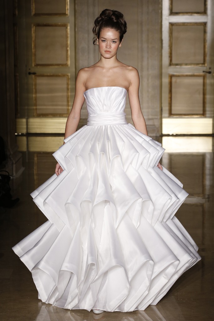 Robe de mariage de Douglas Hannant Automne 2013