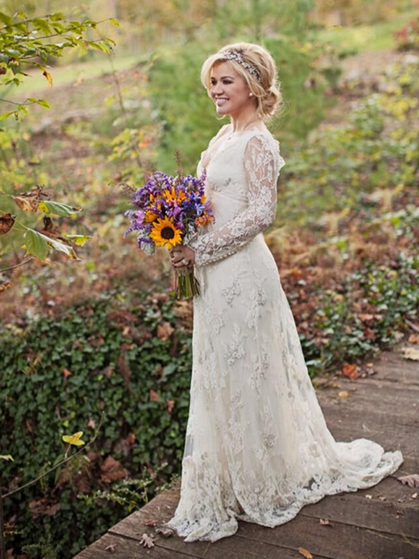 Kelly Clarkson avec sa robe de mariée sublime créée Temperley London