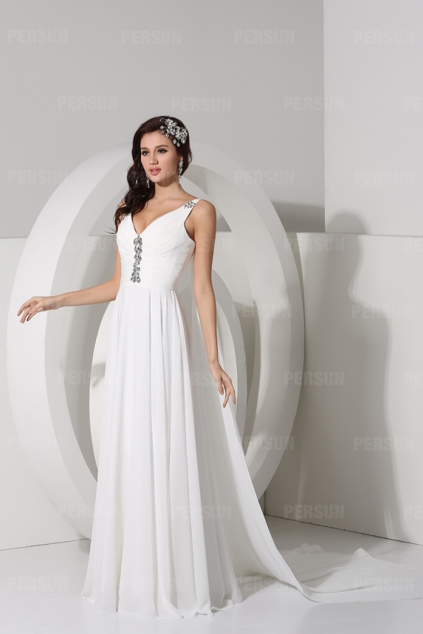 robe-mariee-noble-plage-longue-traine-moderne