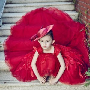 robe cérémonie de fille rouge longue avec traîne