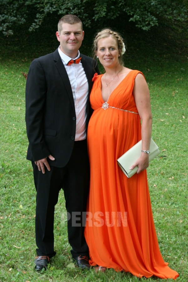 robe de soirée orange style empire pour femme enceinte 