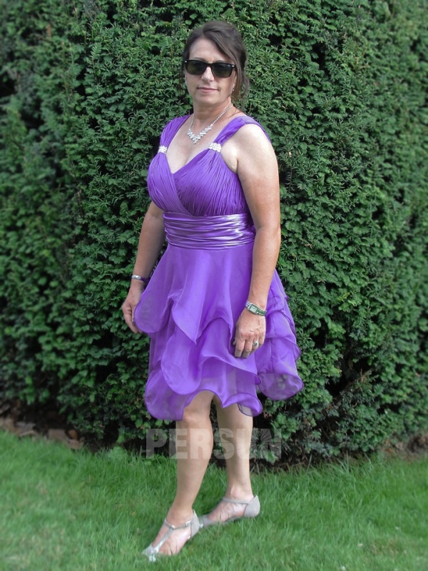 robe de soirée violette courte plissé à jupe volantée