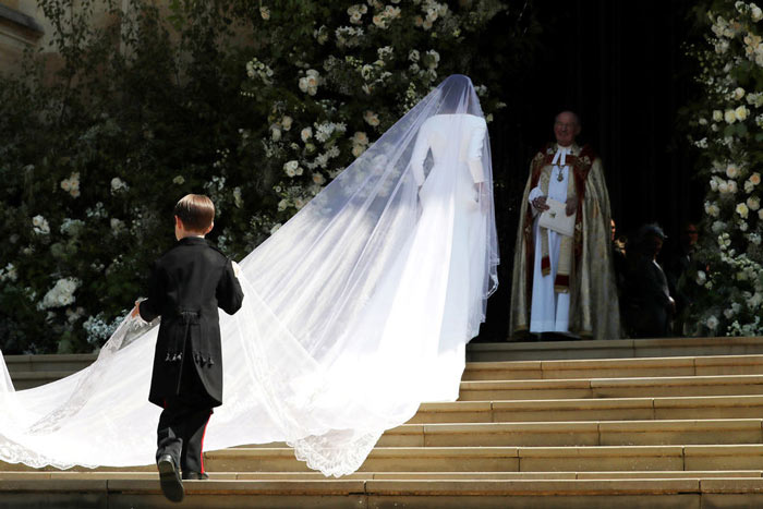 voile travaillé longue de Meghan