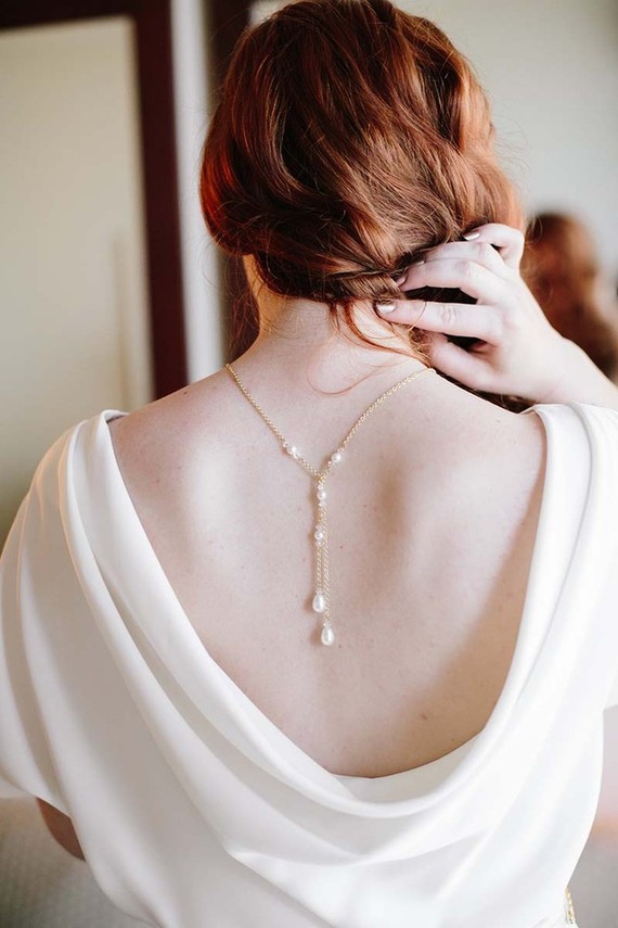 collier de mariage pour robe de mariée dos nu