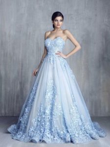 robe de mariée bleu longue avec broderies