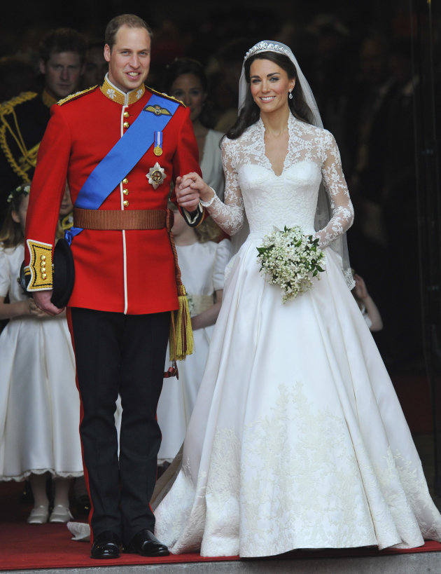 robe de mariée princesse manche longue en dentelle de Kate Middleton
