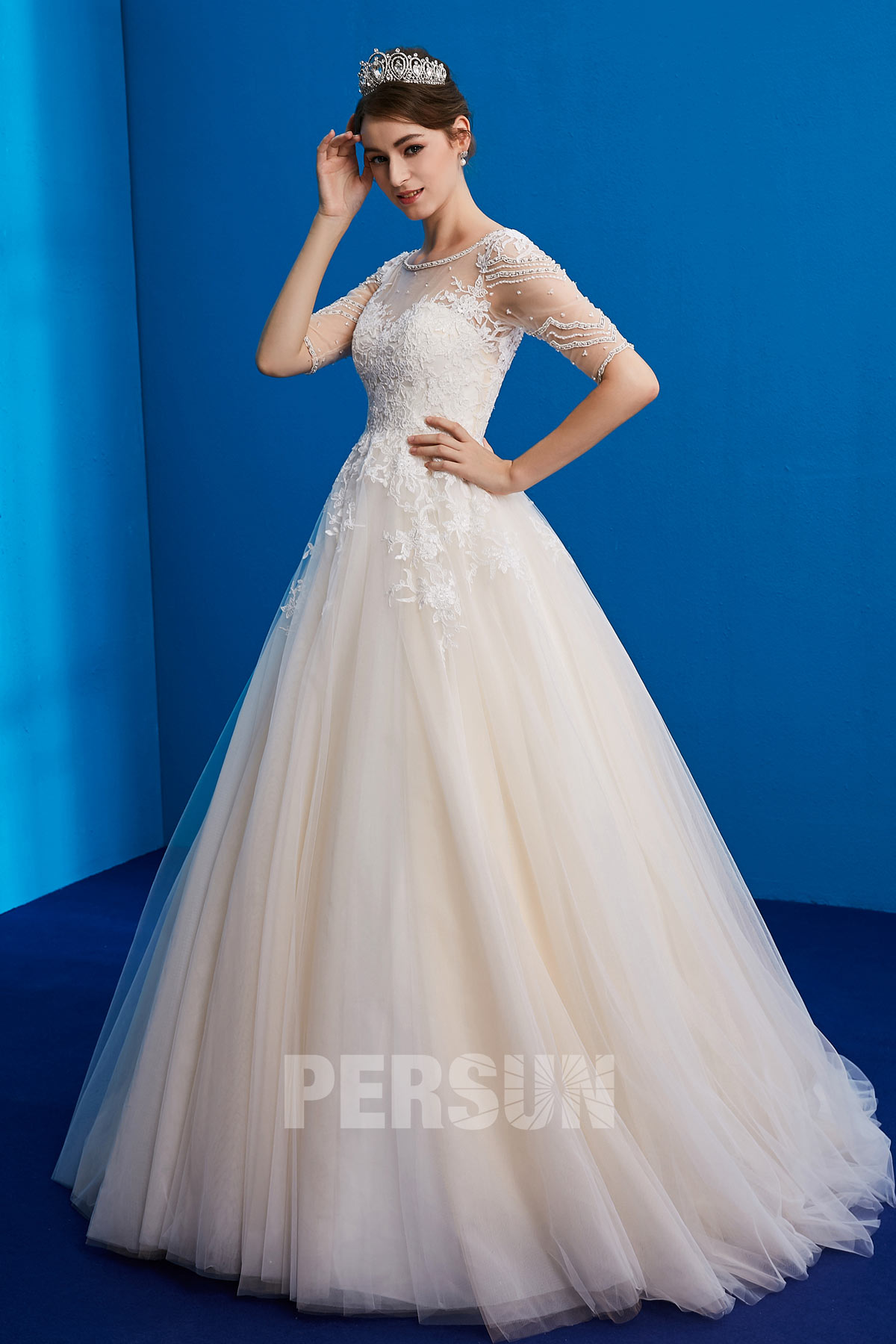 robe de marie 2019 princesse avec manche embelli de bijoux et strass