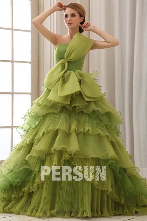 robe de mariée verte princesse avec noeud papillon