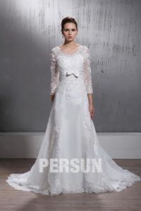 robe de mariée élégante avec manche en dentelle ceinturée