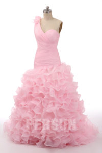 robe de mariée rose asyméytique à volants