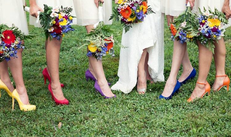 chaussure colorée de mariage