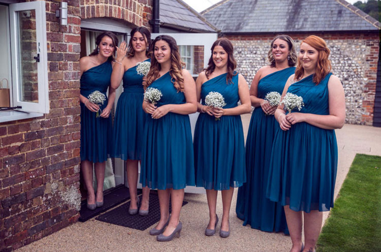 robe demoiselle d'honneur bleu courte asymétrique élégante