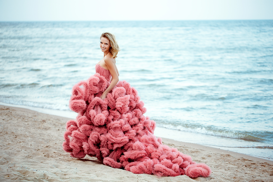 robe de mariée rose bustier jupe froufrou fantaisie