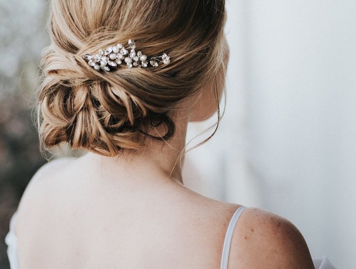 accessoire de mariée embelli de strass