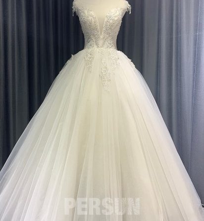 Robe de mariée haut délicatement brodé de perlettes