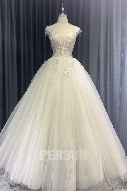 Robe de mariée haut délicatement brodé de perlettes