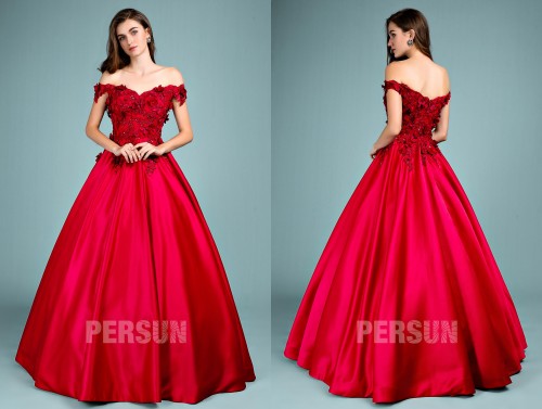 Robe de mariée rouge princesse épaules dénudés haut fleuri