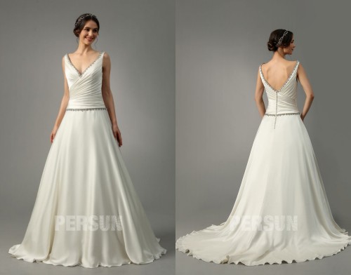 Robe de mariée col en V ornée de bijoux