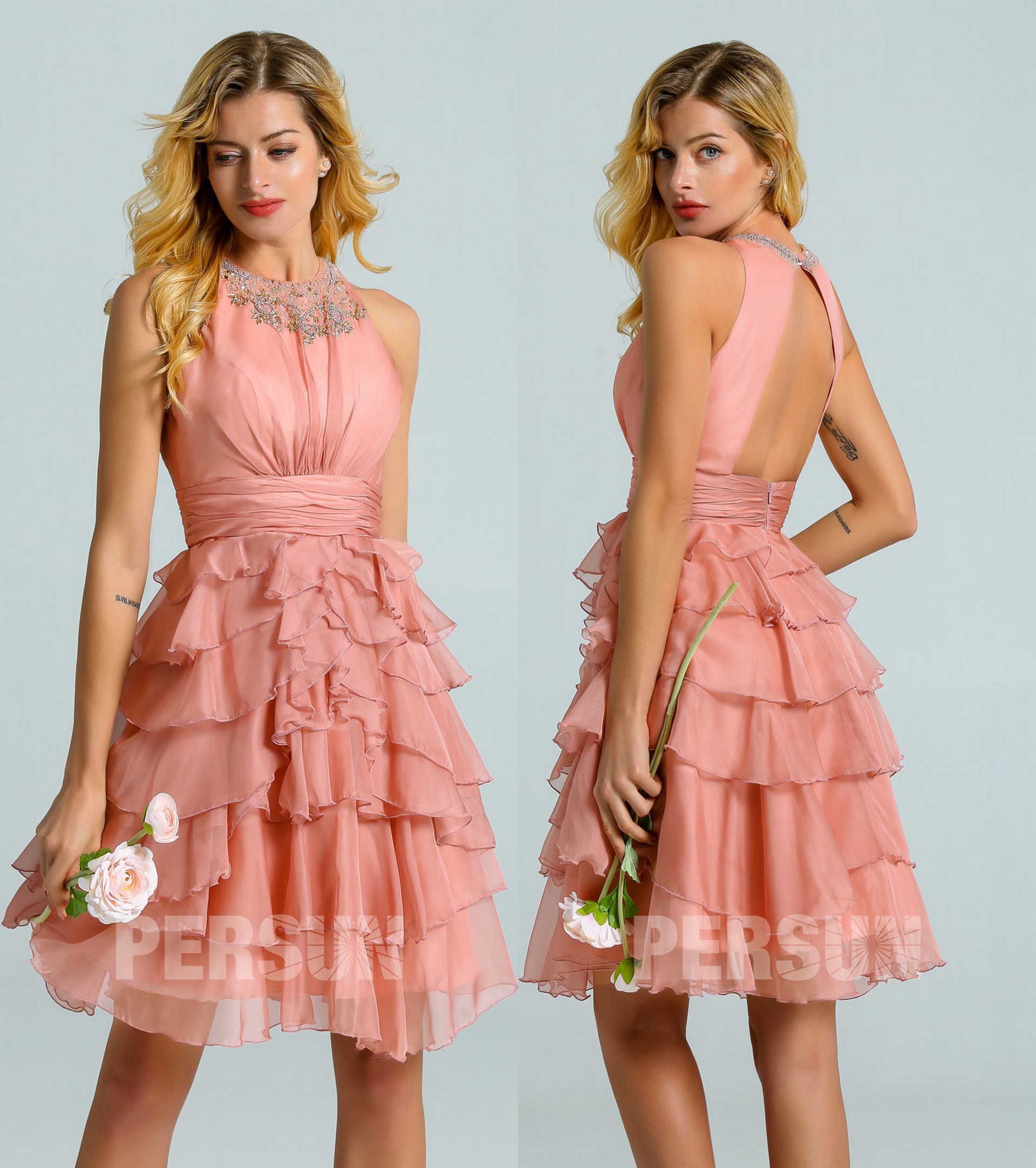 Robe courte rose saumon à dos ouvert jupe volants