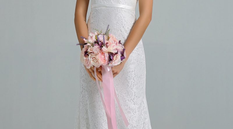 Caractéristique de la silhouette de la robe : La magnifique robe de mariée fourreau