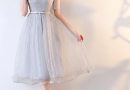 Robe demoiselle d'honneur courte encolure bateau avec manches courtes