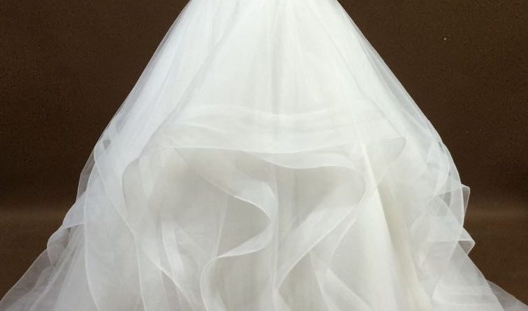 Robe de mariée romantique à haut dentelle & jupe en volants