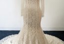 Robe mariée fourreau col rond en dentelle à manhces longues